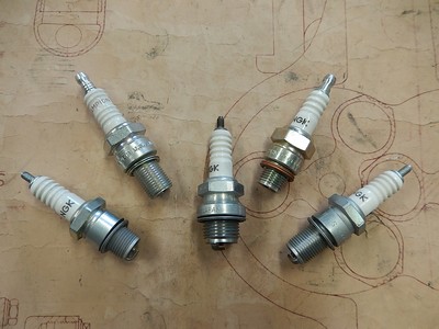 Spark Plugs Image 400 x 300